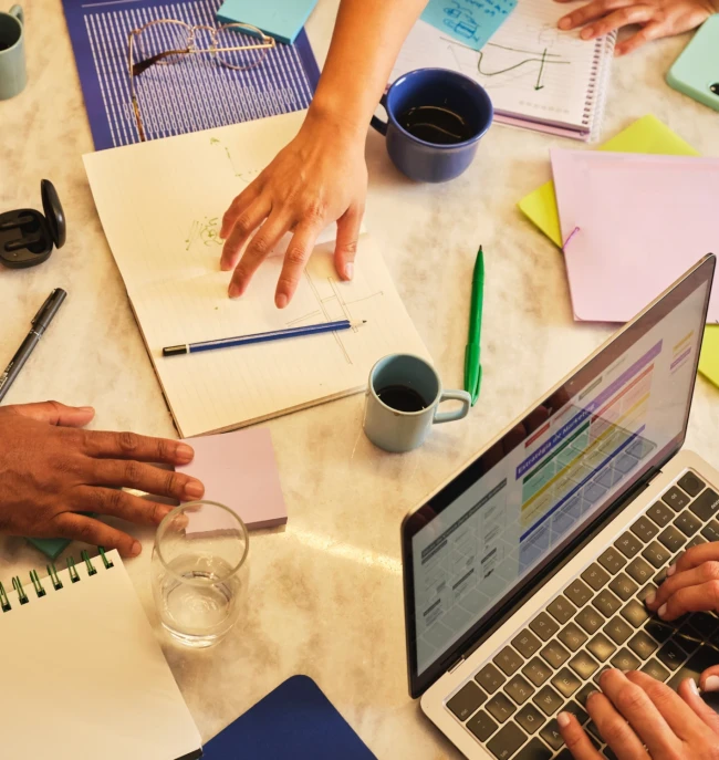 Projekt „Między Algorytmem a Naturą”